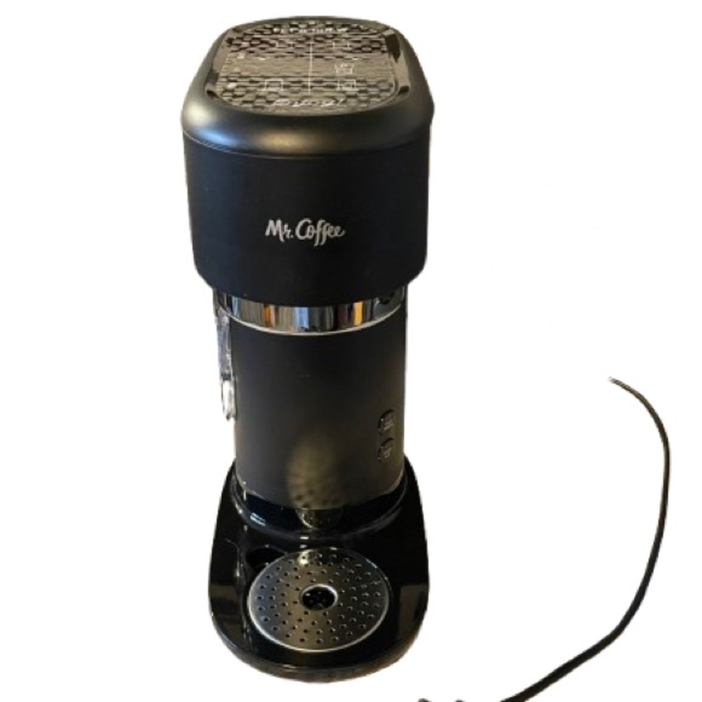Mr Coffee Iced and Hot coffee maker. Single serve and reusable coffee filter